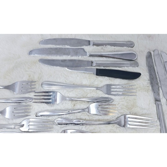 Lot of 45 Assorted Vintage Silverplate‎ Dinner/Place Forks Spoons Butter Knives - Picture 5 of 7